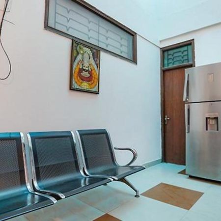ホテル Fabexpress Ap International ノイダ エクステリア 写真